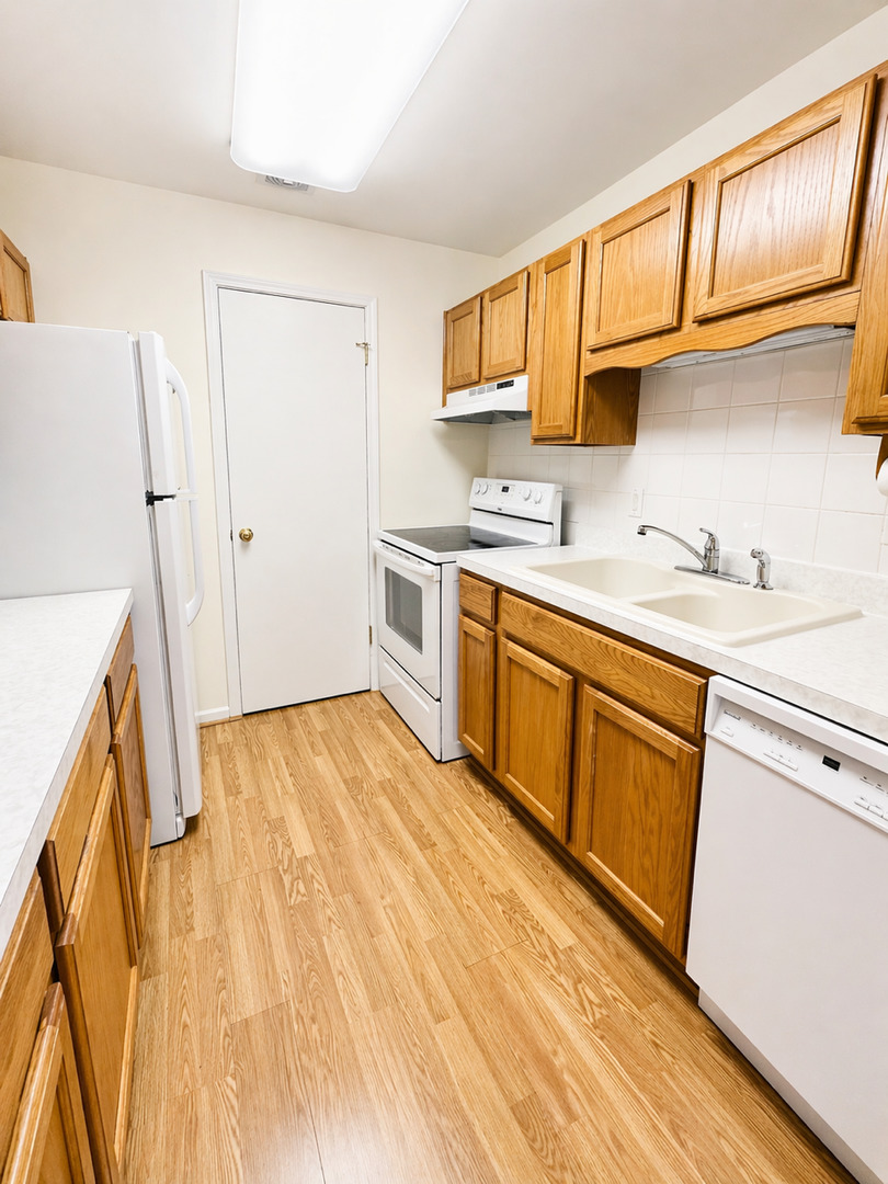 5721 W 103rd Street #204, Oak Lawn, IL 60453