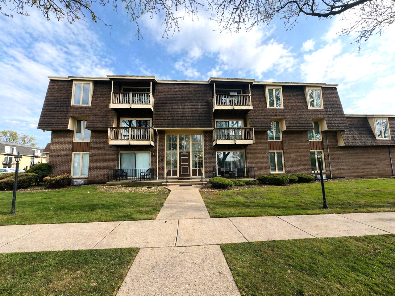 5721 W 103rd Street #204, Oak Lawn, IL 60453