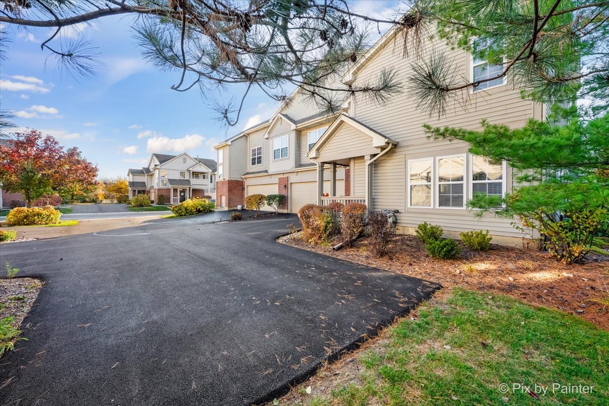 2232 Vanderbilt Drive, Geneva, IL 60134