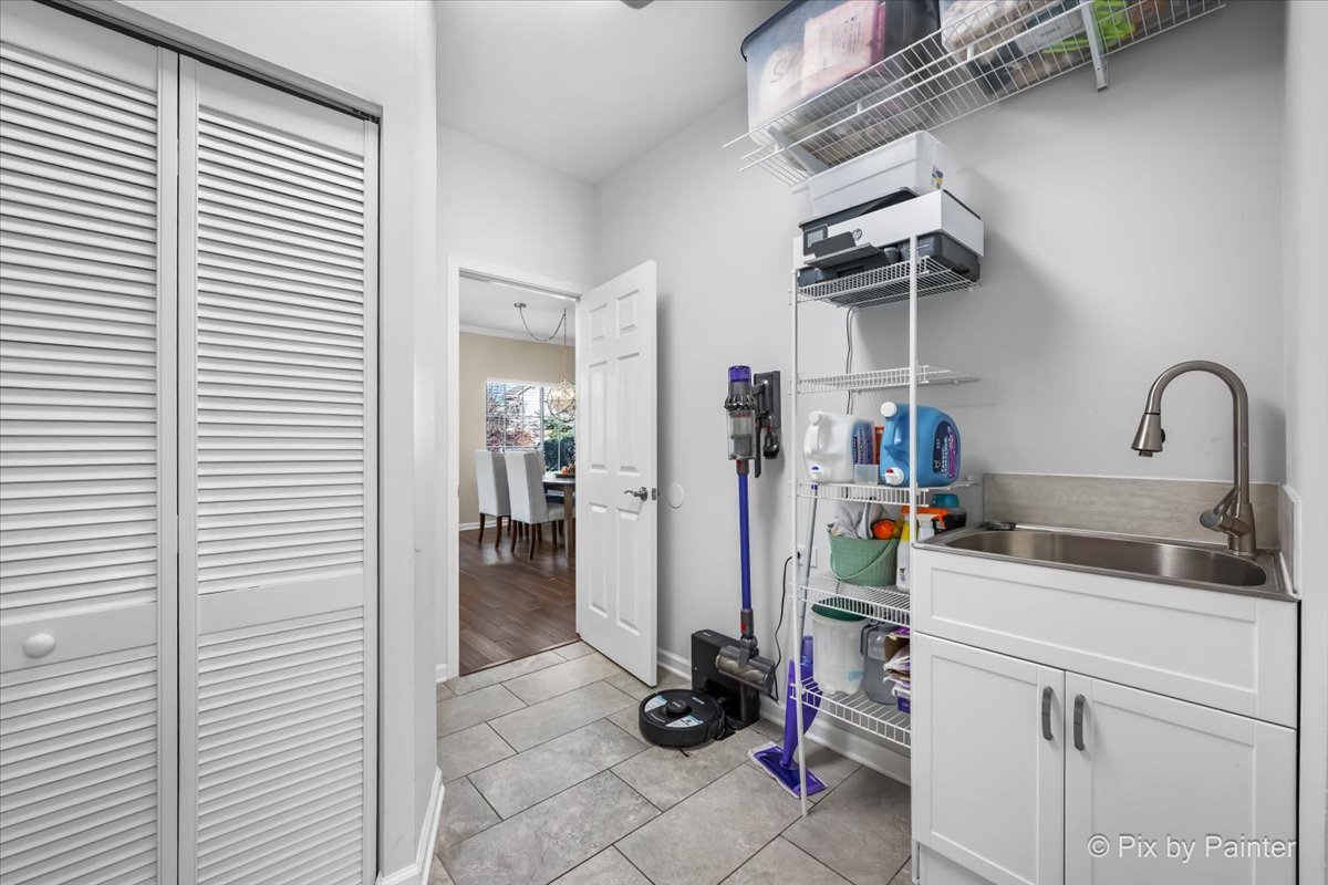 2232 Vanderbilt Drive, Geneva, IL 60134