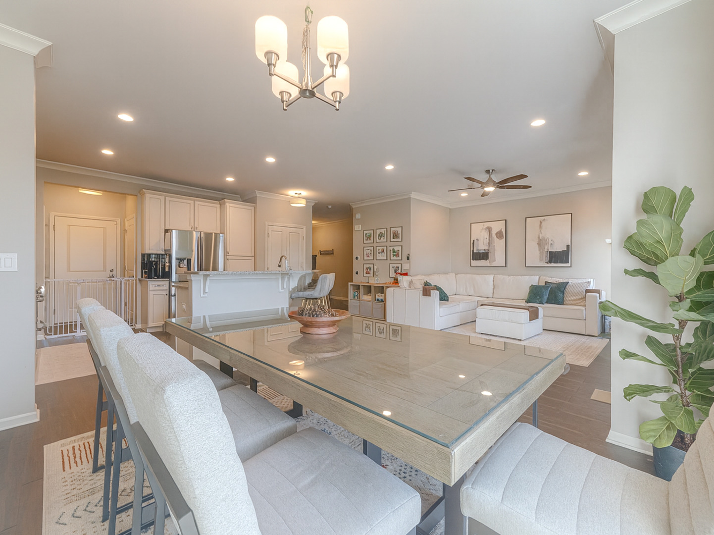 2370 N Moseley Court, Palatine, IL 60074