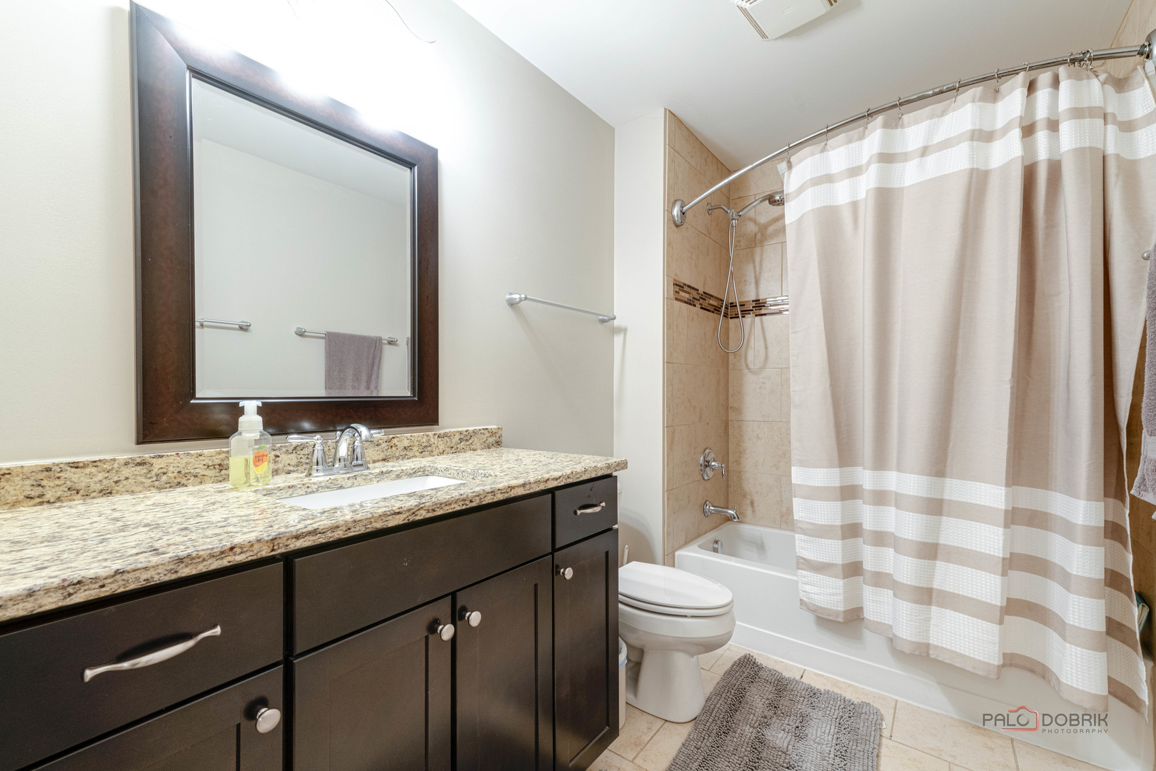 2370 N Moseley Court, Palatine, IL 60074