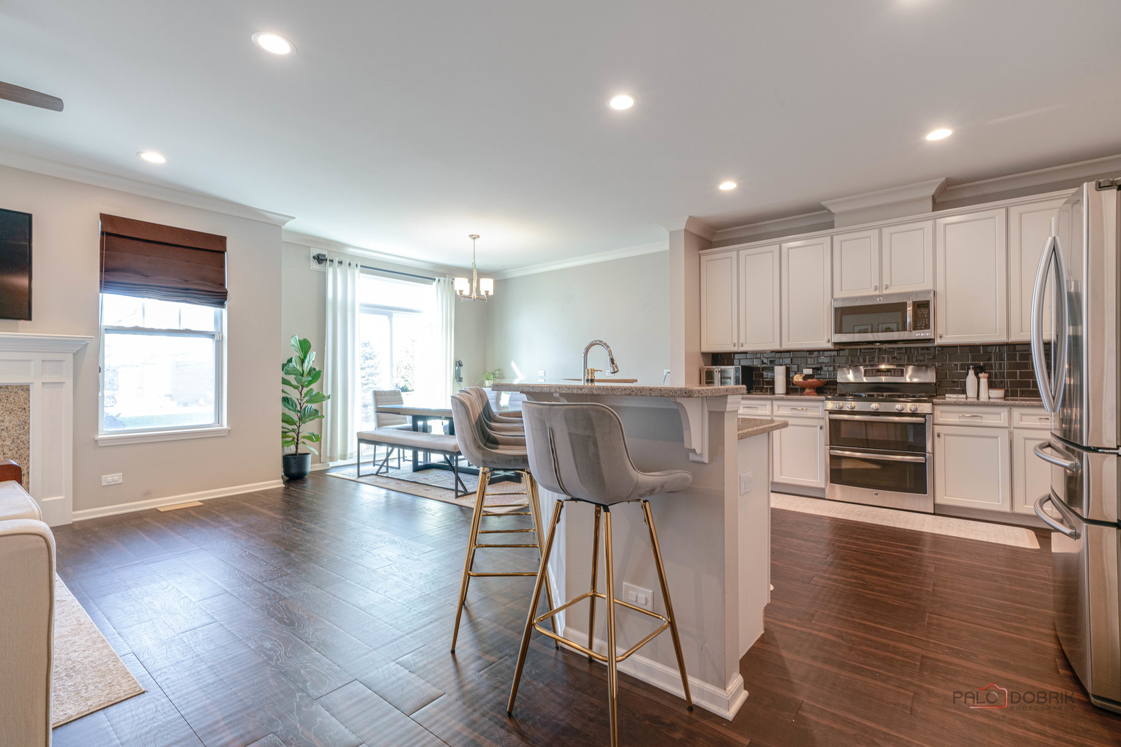 2370 N Moseley Court, Palatine, IL 60074