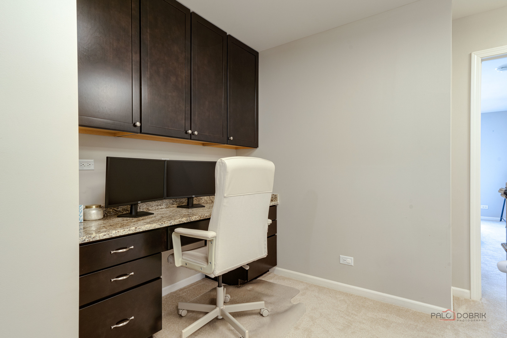 2370 N Moseley Court, Palatine, IL 60074