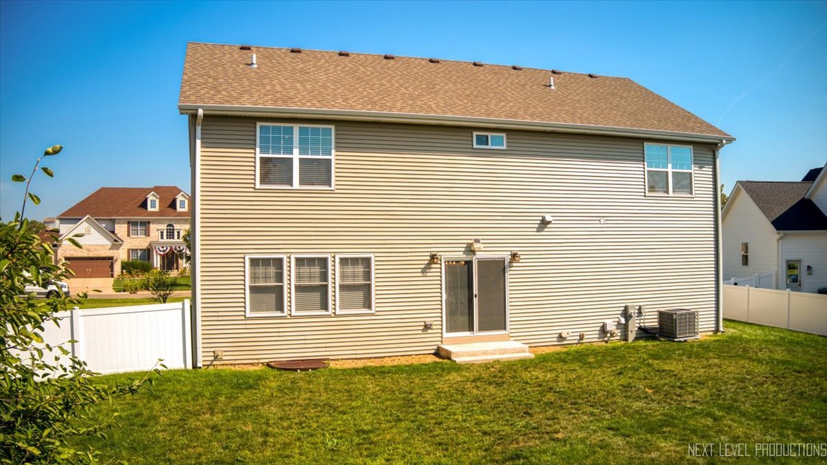 2948 Old Glory Drive, Yorkville, IL 60560