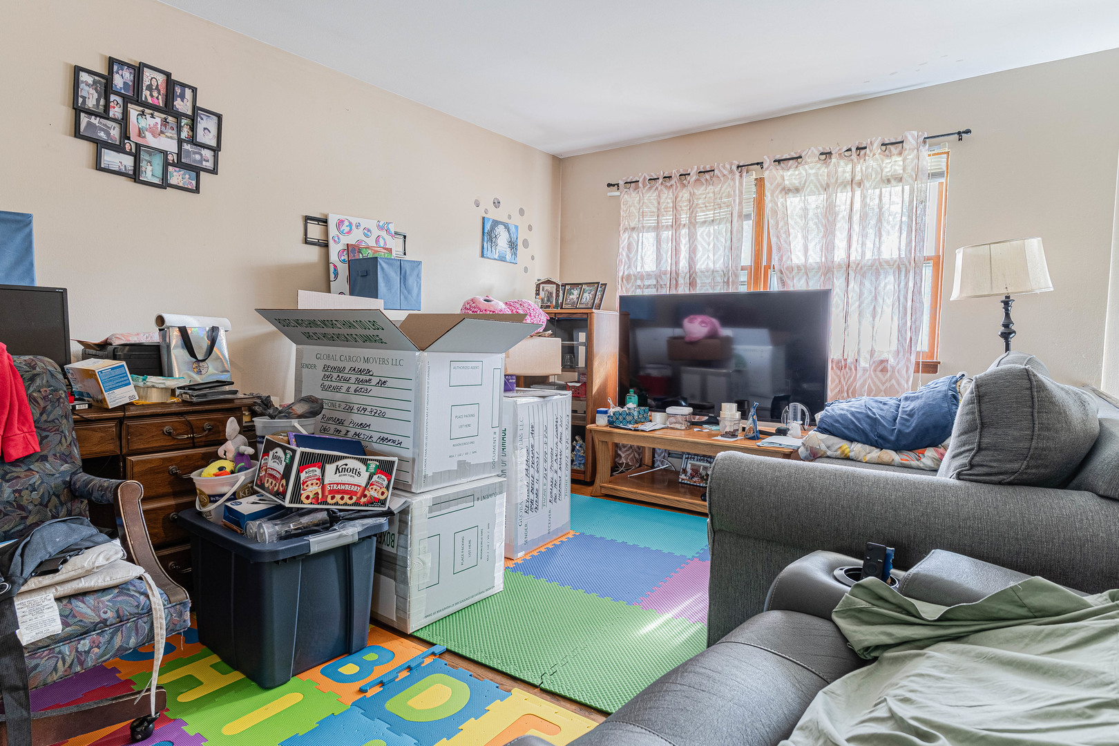 1048 Belle Plaine Avenue, Gurnee, IL 60031