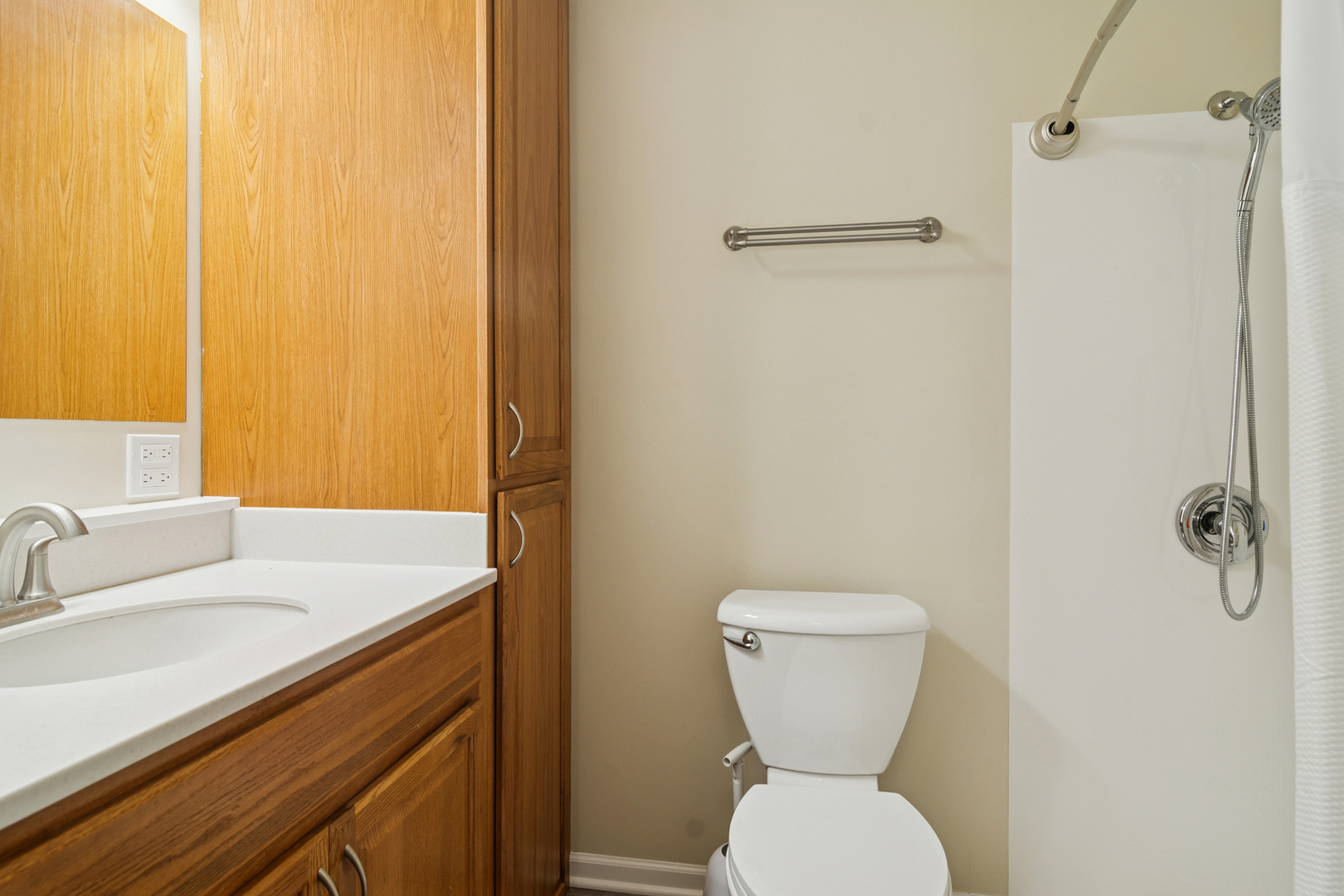 4040 N Harvard Avenue, Arlington Heights, IL 60004