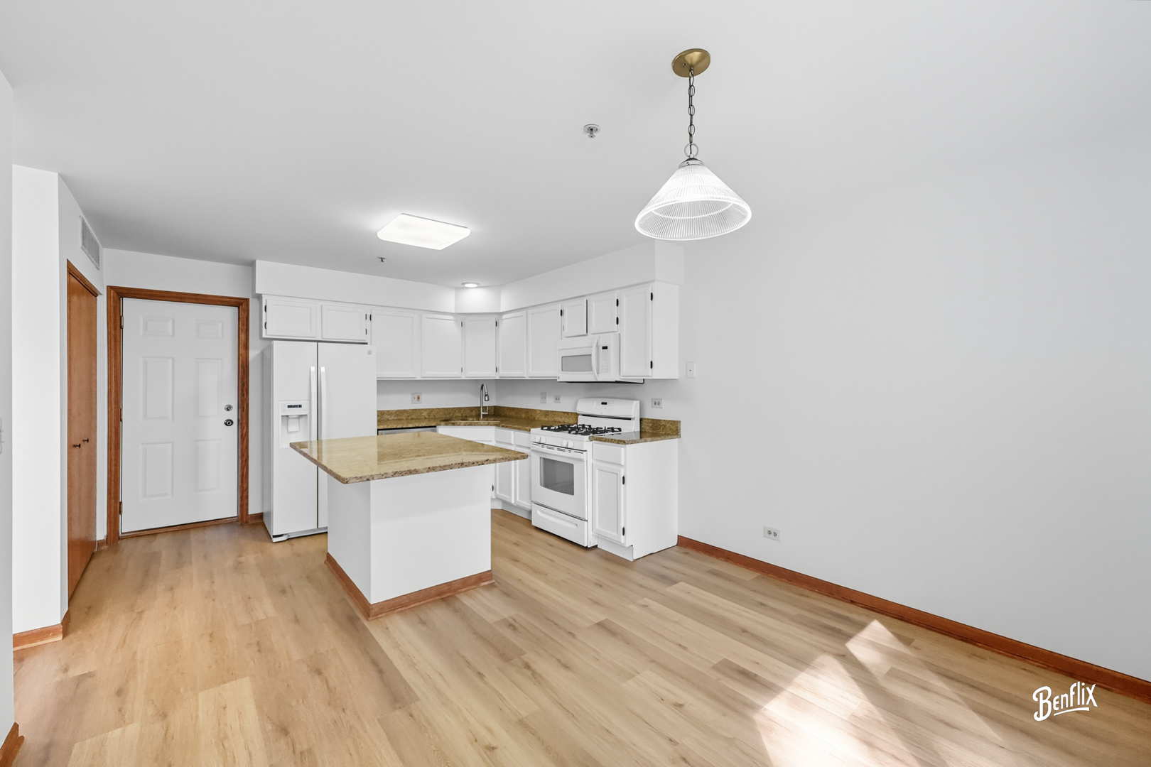 1303 Orleans Drive, Mundelein, IL 60060