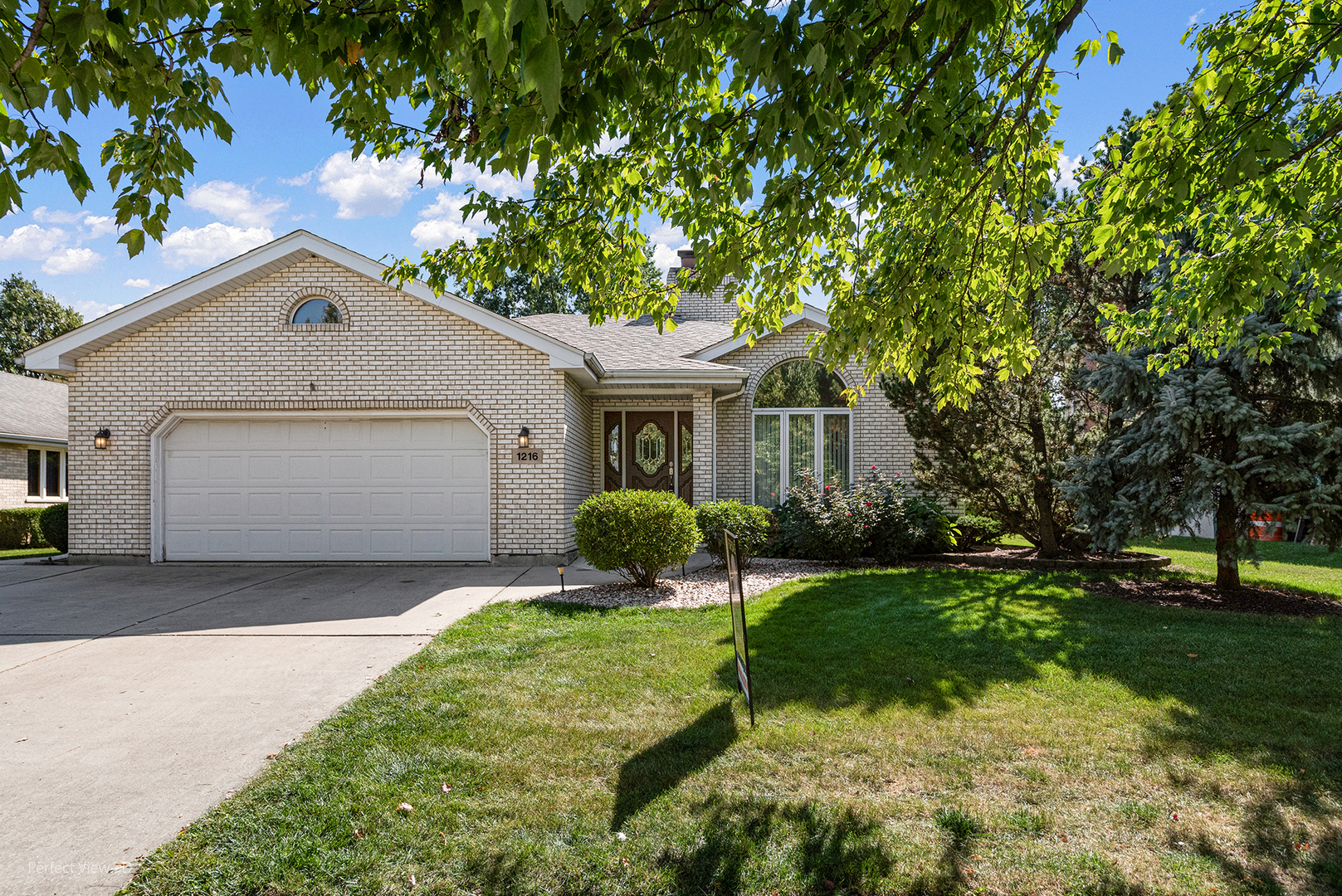 1216 Country Lane, Lemont, IL 60439