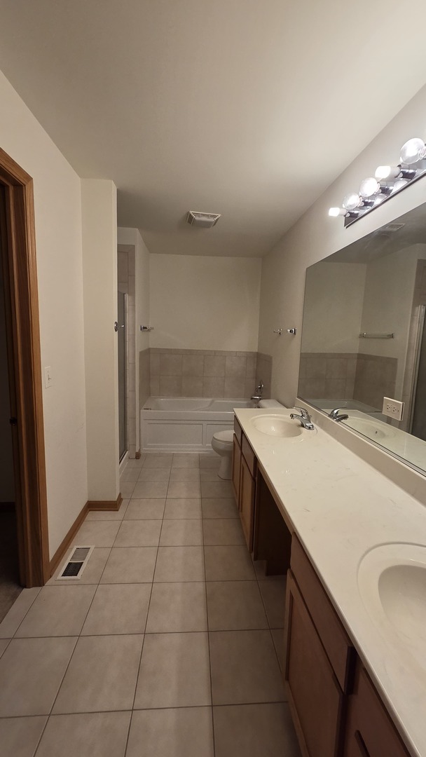 434 VAUGHN Circle, Aurora, IL 60502