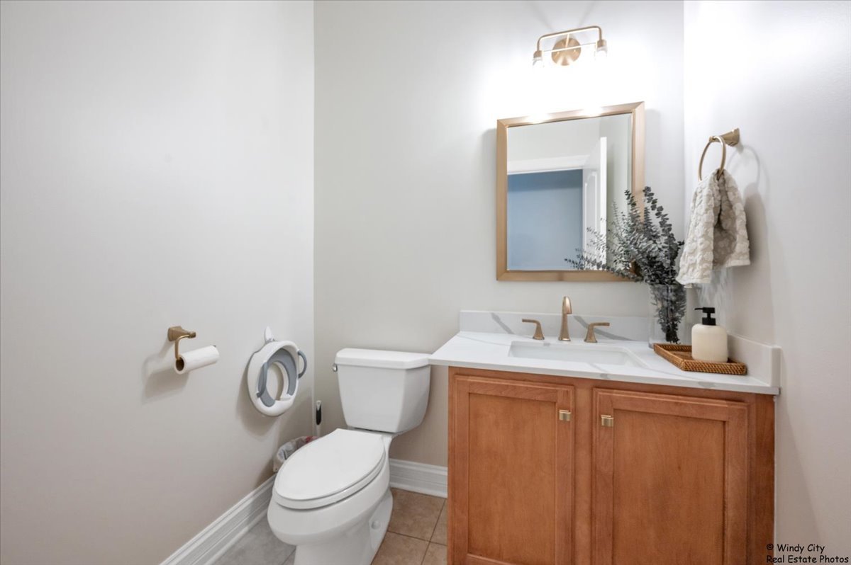 2453 Nicola Court, Addison, IL 60101