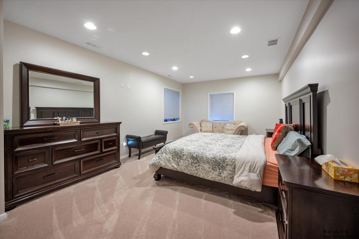 2453 Nicola Court, Addison, IL 60101