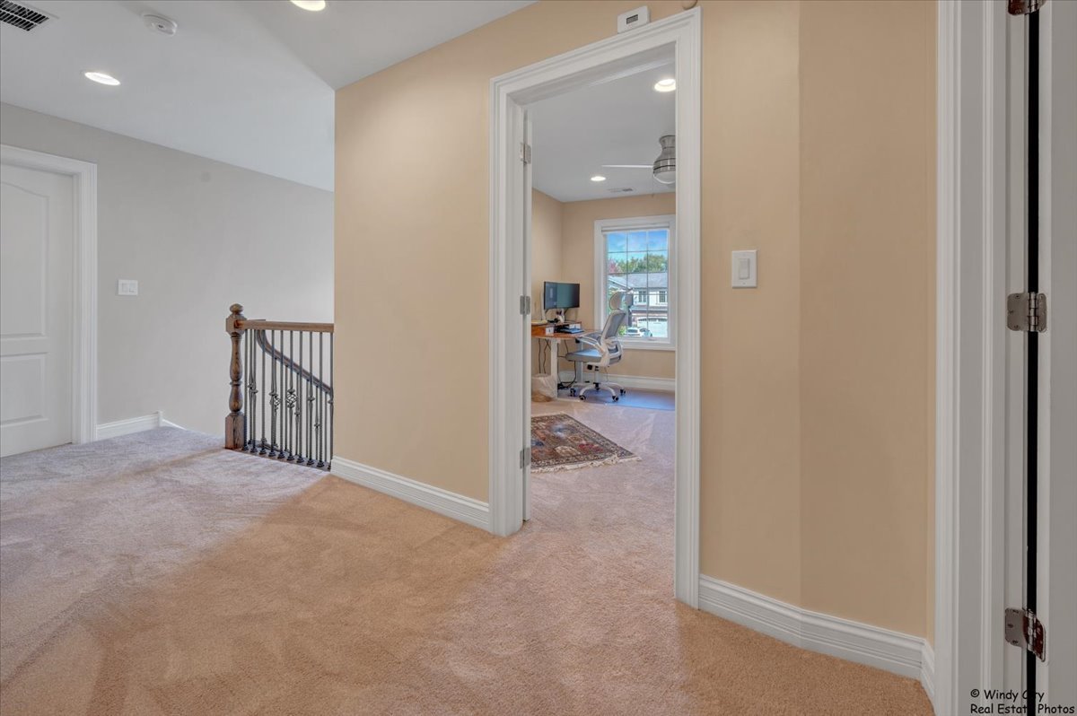 2453 Nicola Court, Addison, IL 60101