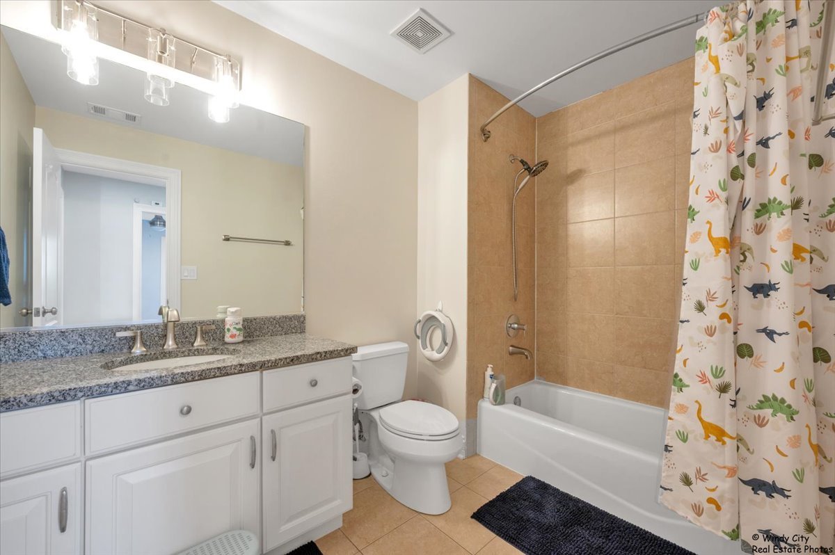 2453 Nicola Court, Addison, IL 60101