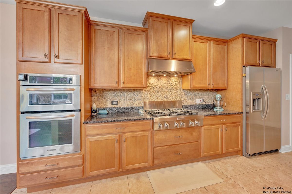 2453 Nicola Court, Addison, IL 60101