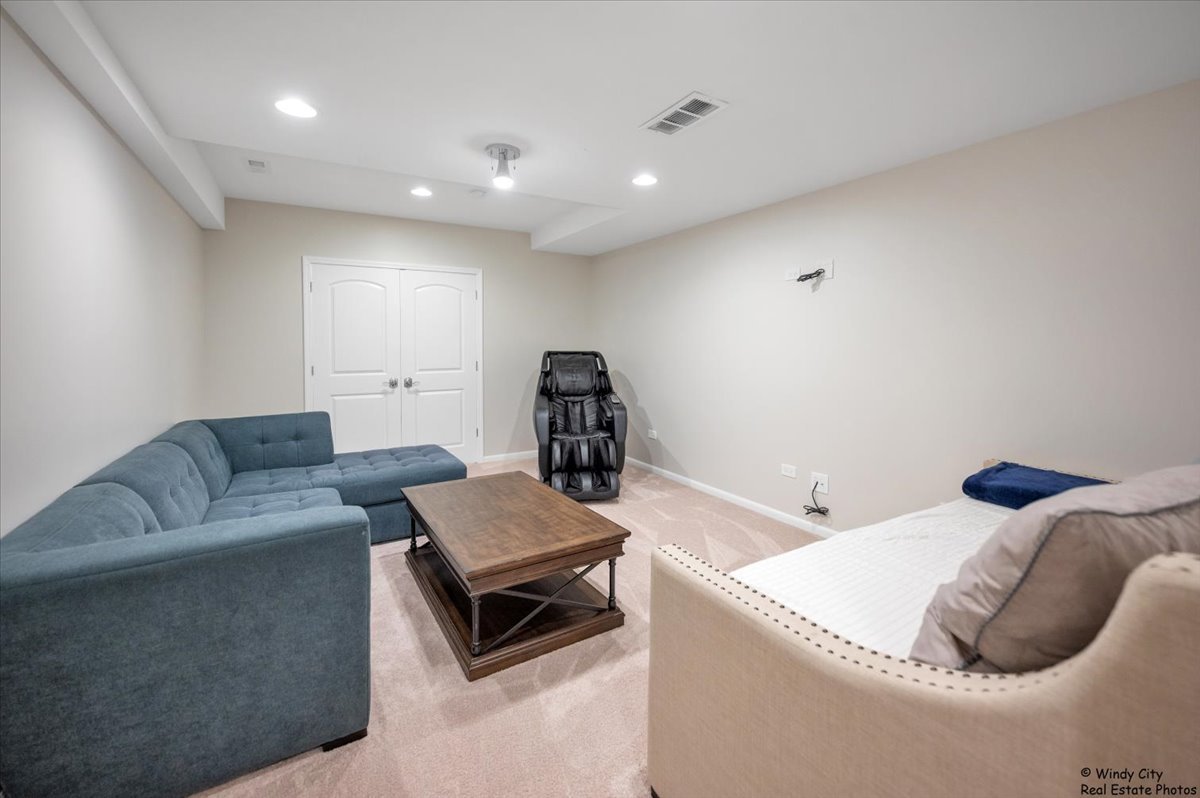 2453 Nicola Court, Addison, IL 60101