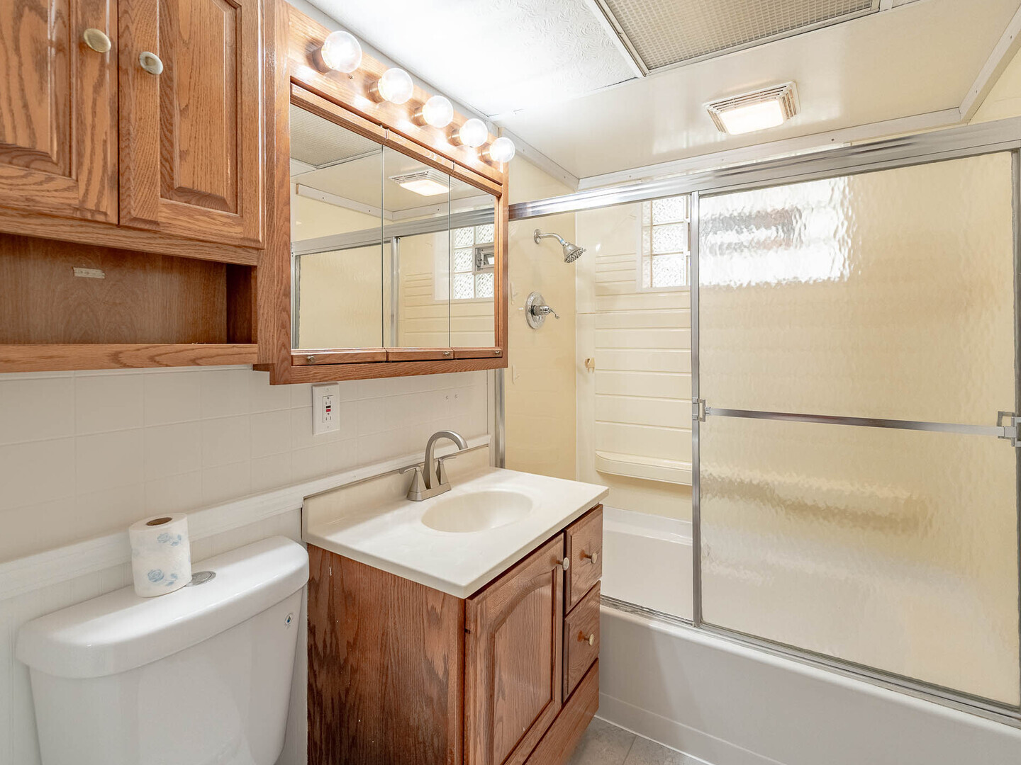 15117 La Crosse Avenue, Oak Forest, IL 60452