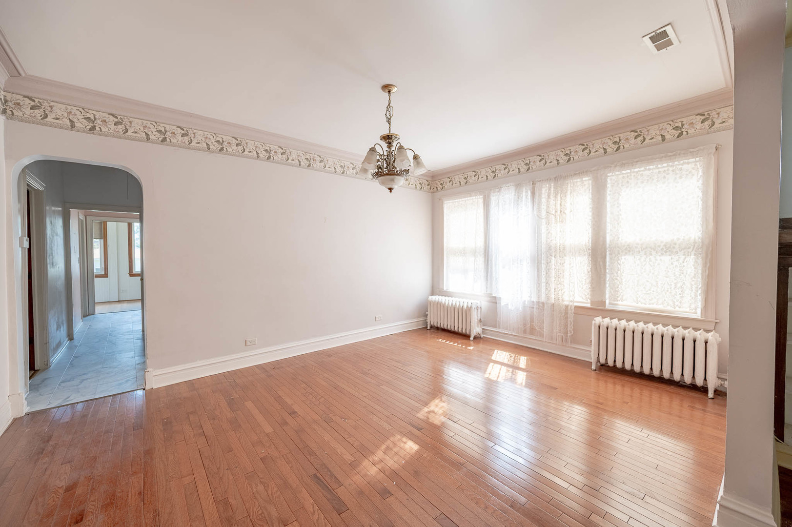 10735 S Prospect Avenue, Chicago, IL 60643