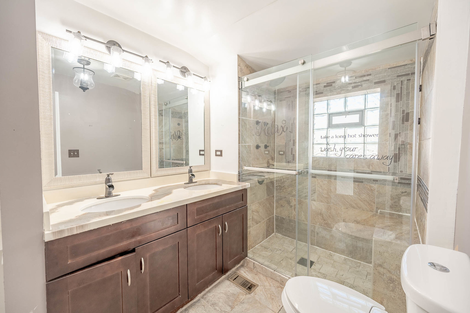 8008 S Wabash Avenue, Chicago, IL 60619