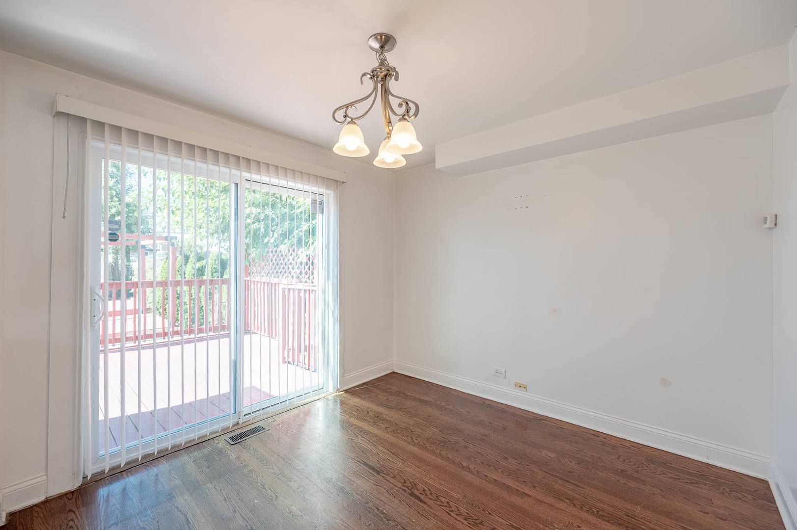 8008 S Wabash Avenue, Chicago, IL 60619