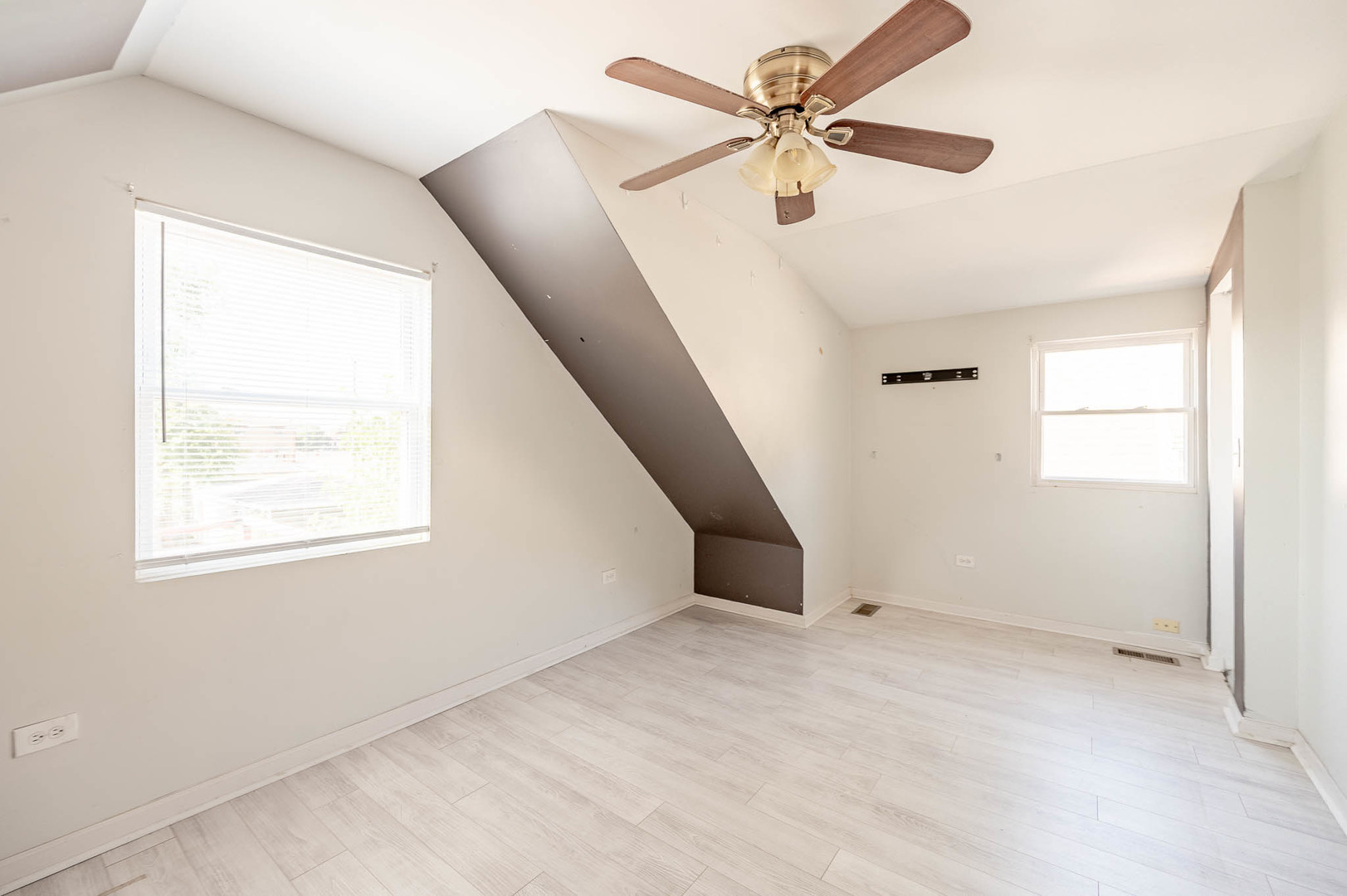 8008 S Wabash Avenue, Chicago, IL 60619