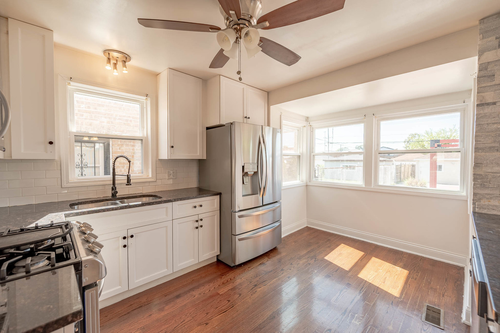 8008 S Wabash Avenue, Chicago, IL 60619