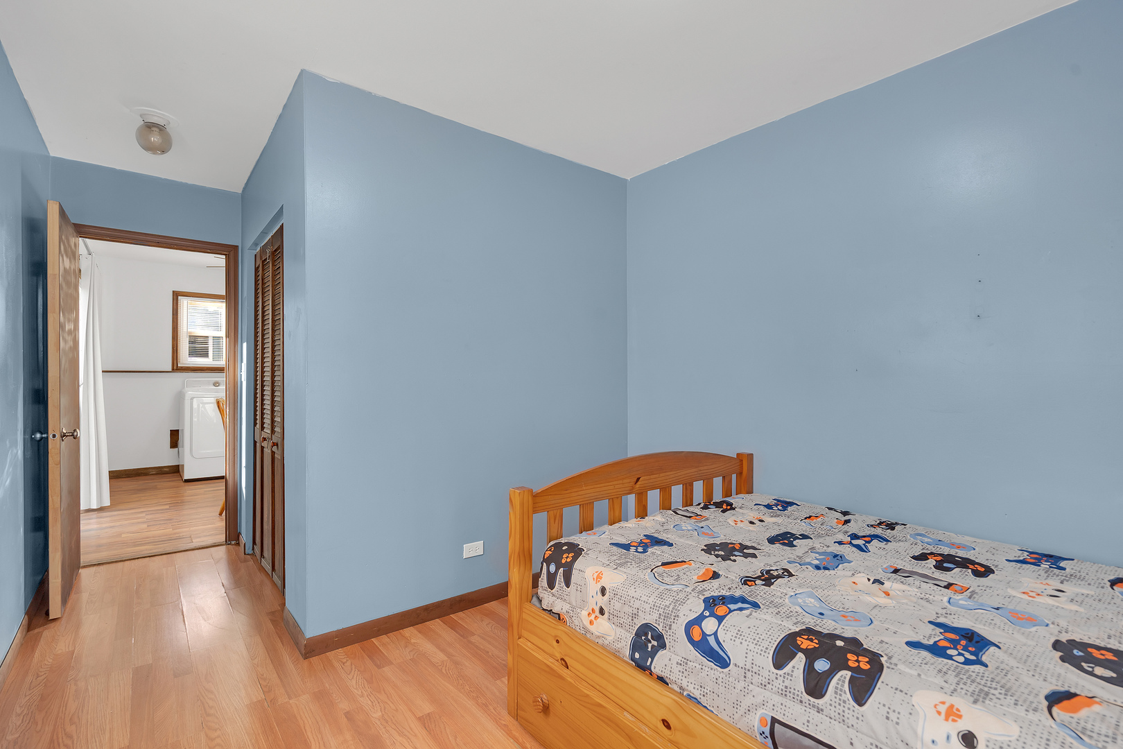 18951 W Hickory Street, Mundelein, IL 60060