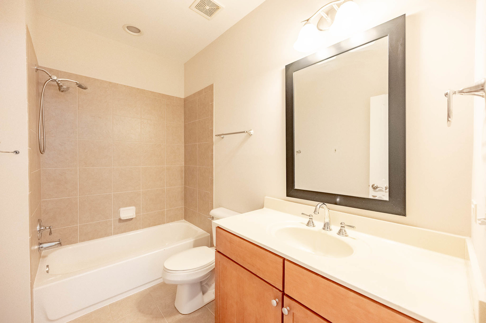 2537 W Grenshaw Street, Chicago, IL 60612