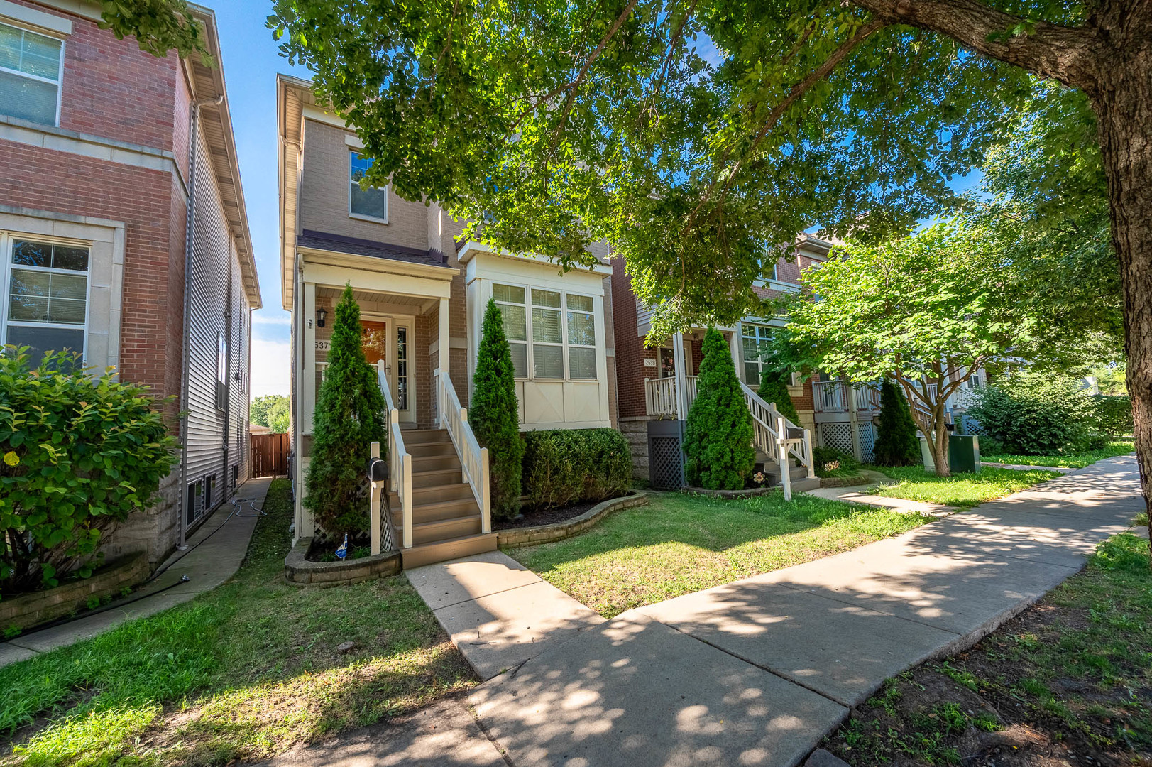 2537 W Grenshaw Street, Chicago, IL 60612