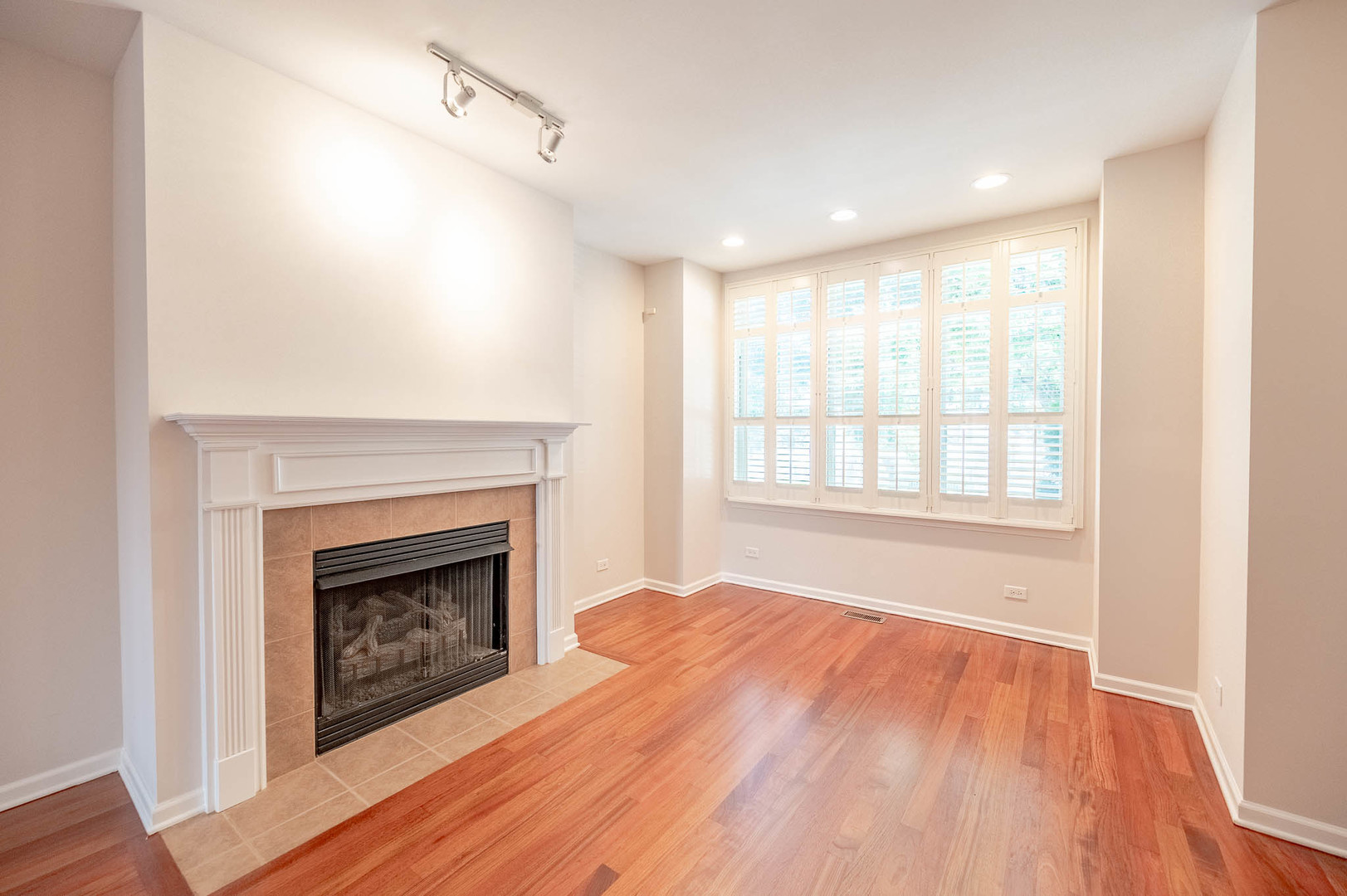 2537 W Grenshaw Street, Chicago, IL 60612