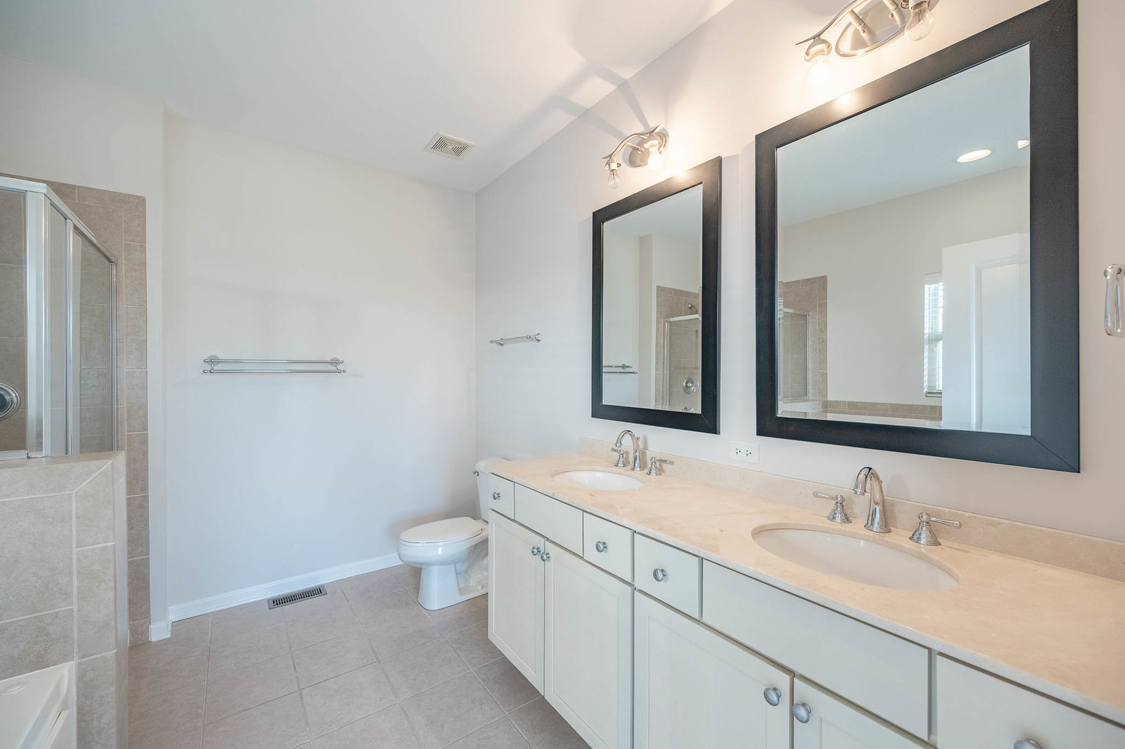 2537 W Grenshaw Street, Chicago, IL 60612