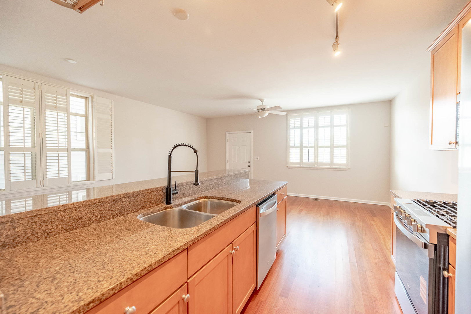 2537 W Grenshaw Street, Chicago, IL 60612