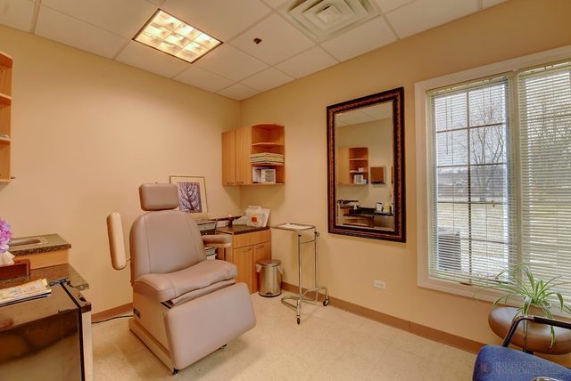 581 Sullivan Road #B, Aurora, IL 60506