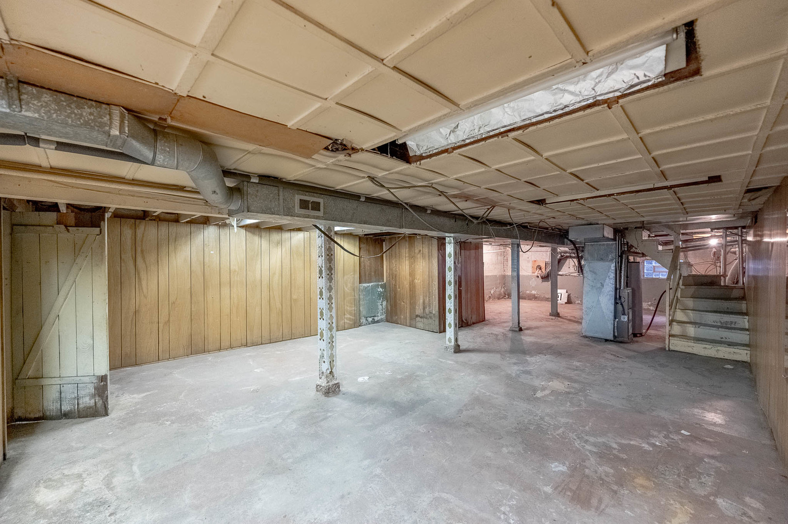 2435 N Monticello Avenue, Chicago, IL 60647