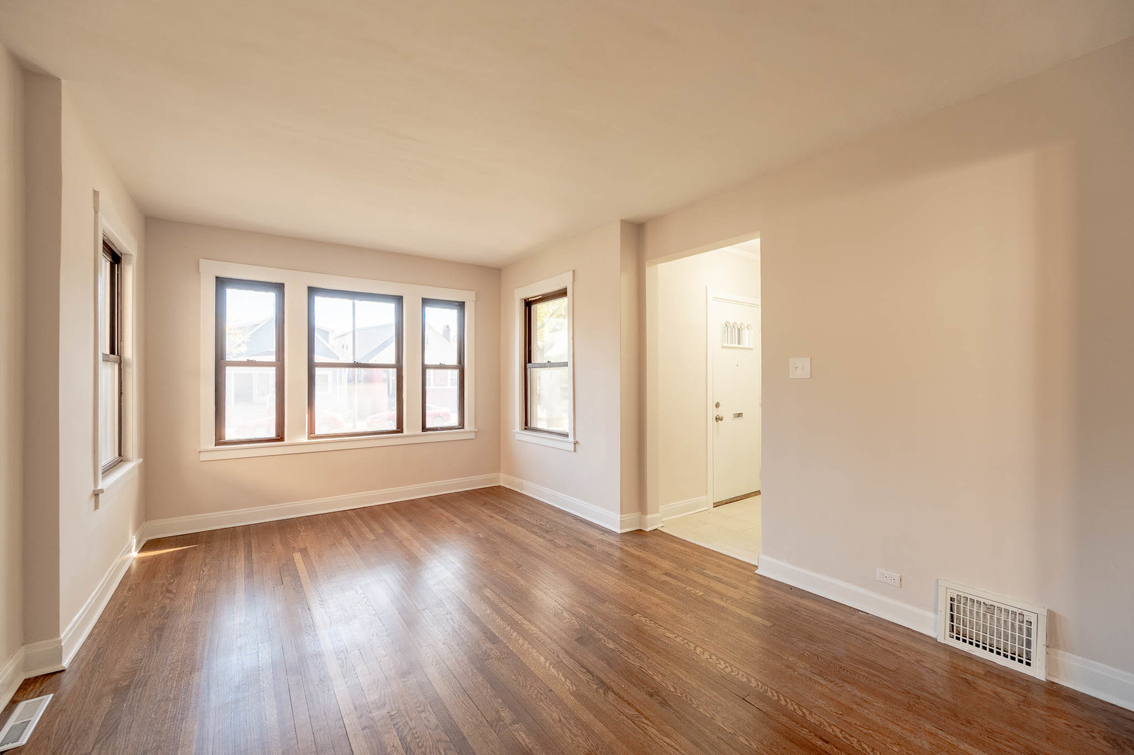 1516 N Central Avenue, Chicago, IL 60651