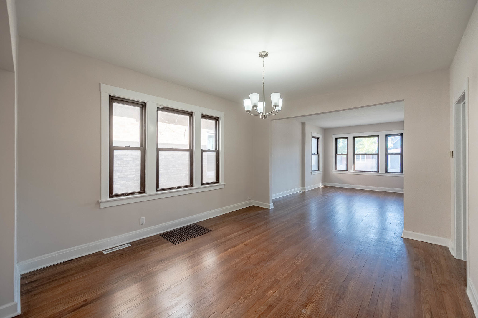 1516 N Central Avenue, Chicago, IL 60651