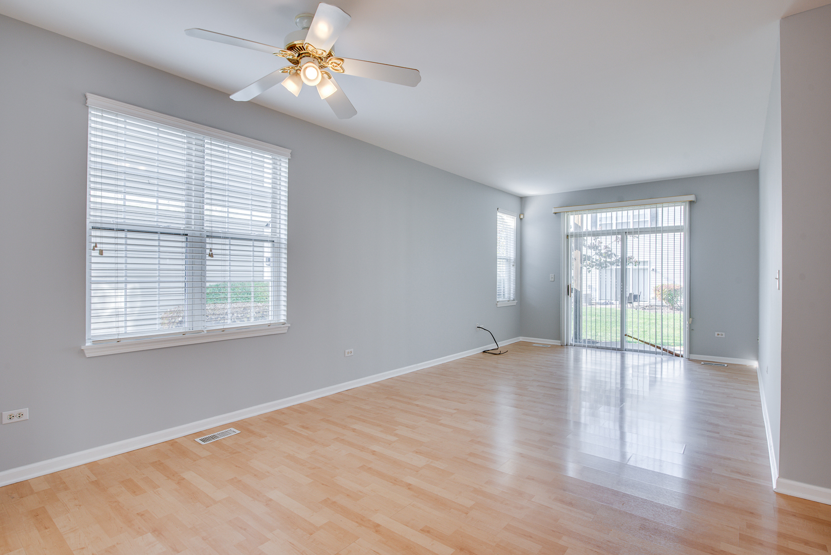 805 Genesee Drive #805, Naperville, IL 60563