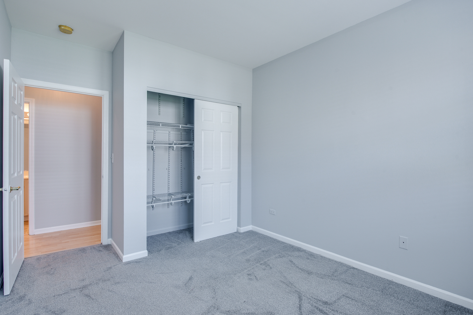 805 Genesee Drive #805, Naperville, IL 60563