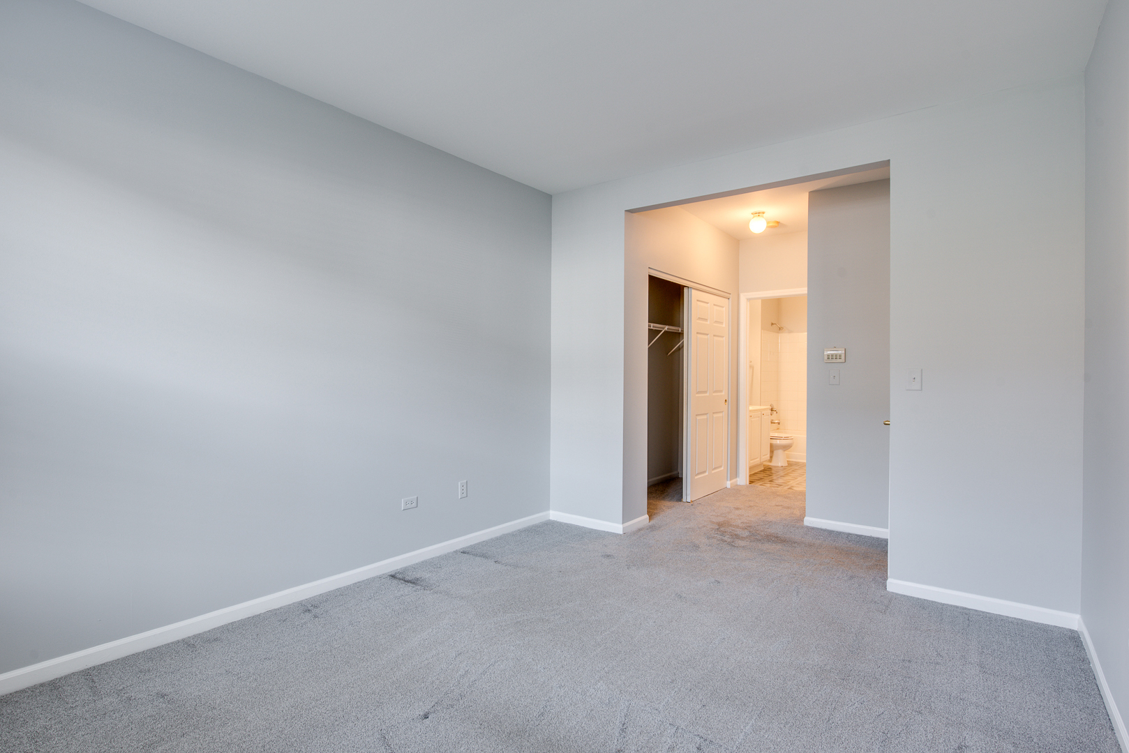 805 Genesee Drive #805, Naperville, IL 60563