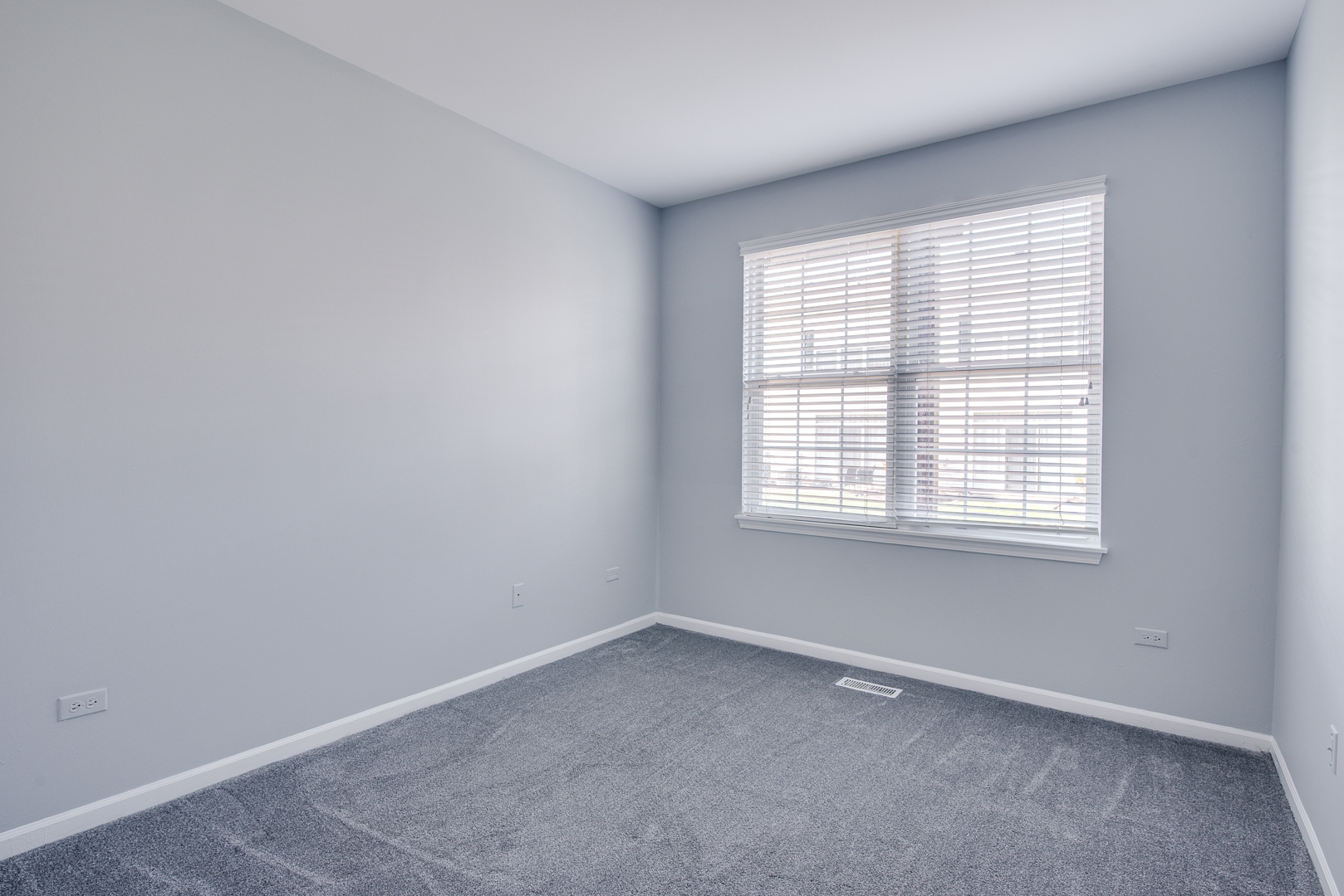 805 Genesee Drive #805, Naperville, IL 60563