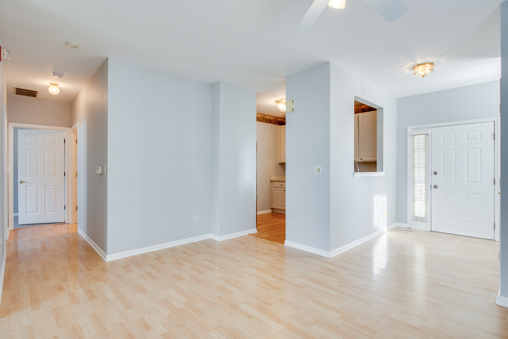 805 Genesee Drive #805, Naperville, IL 60563