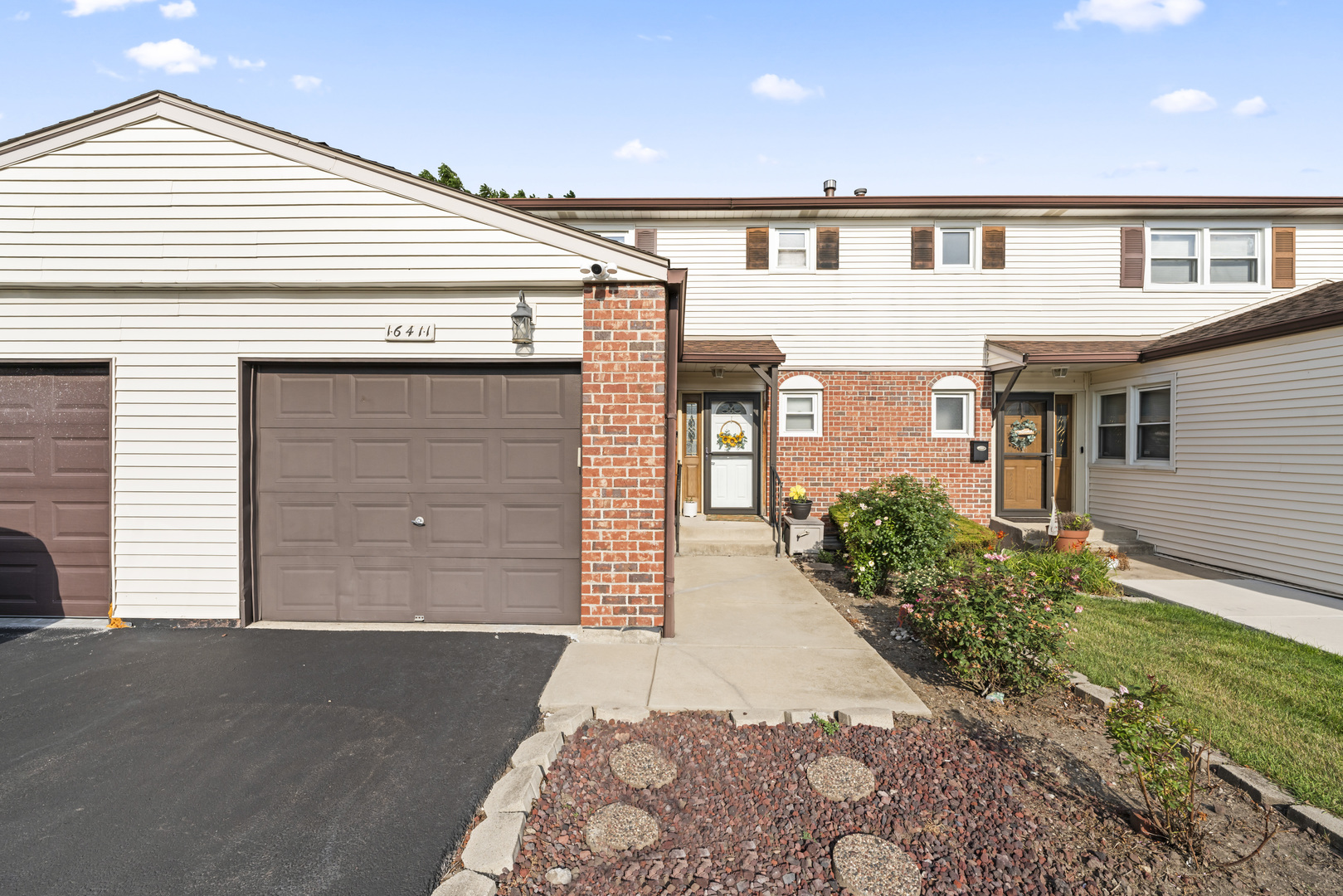 16411 Oxford Drive, Tinley Park, IL 60477