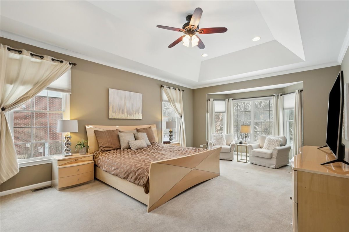 82 Open Parkway, Hawthorn Woods, IL 60047