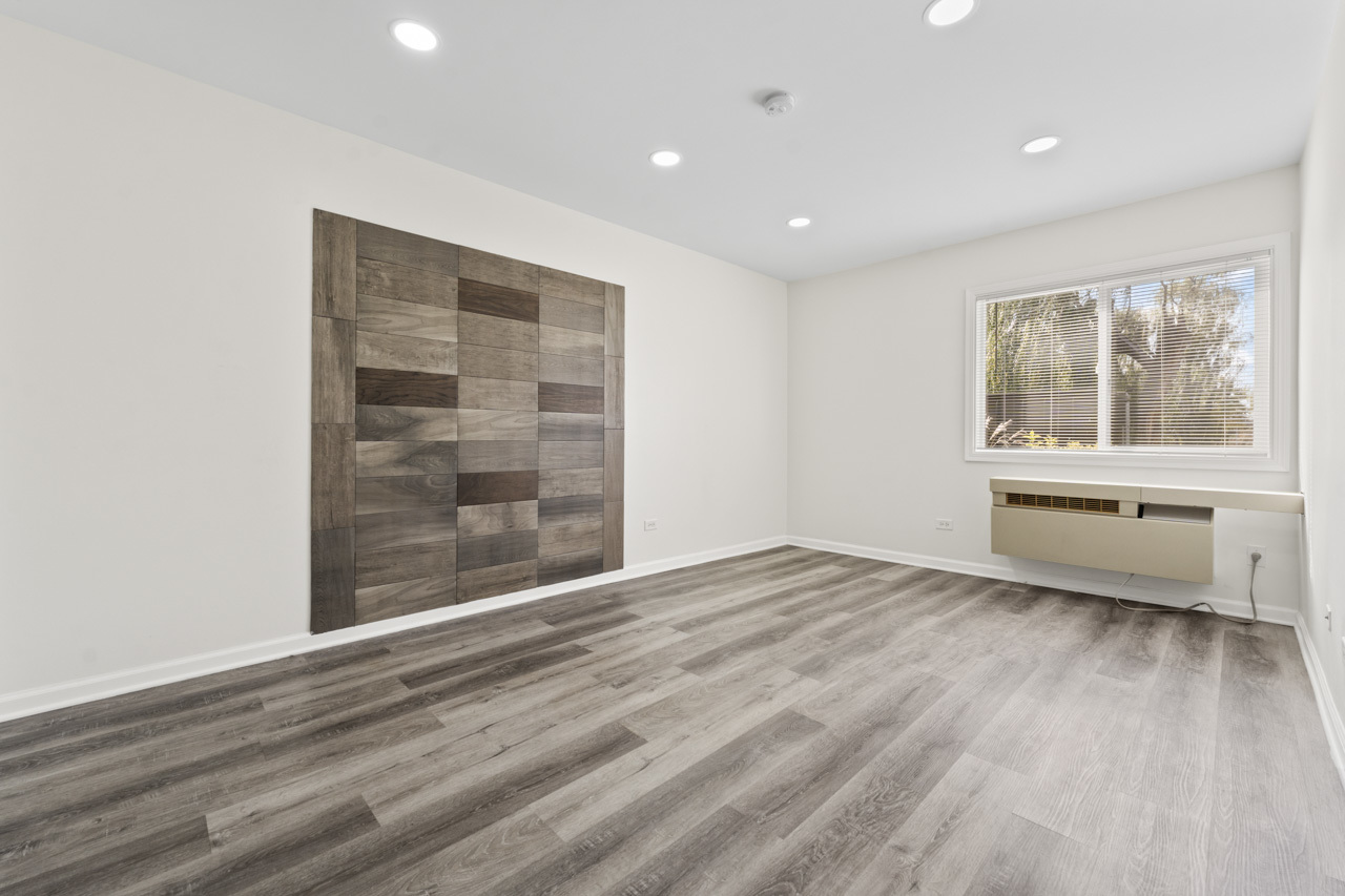 900 N Lakeside Drive #1A, Vernon Hills, IL 60061