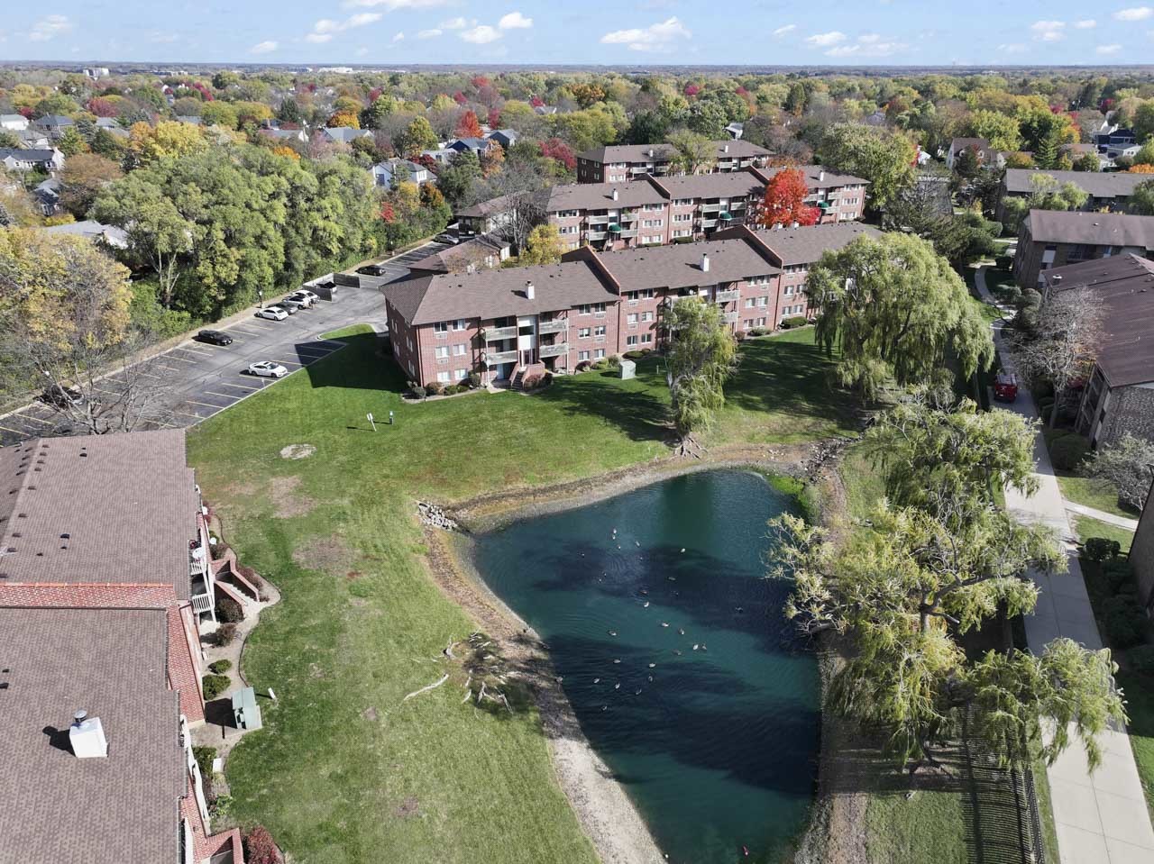 900 N Lakeside Drive #1A, Vernon Hills, IL 60061