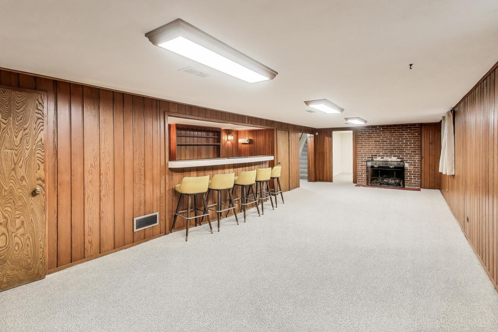 3801 Madison Street, Oak Brook, IL 60523