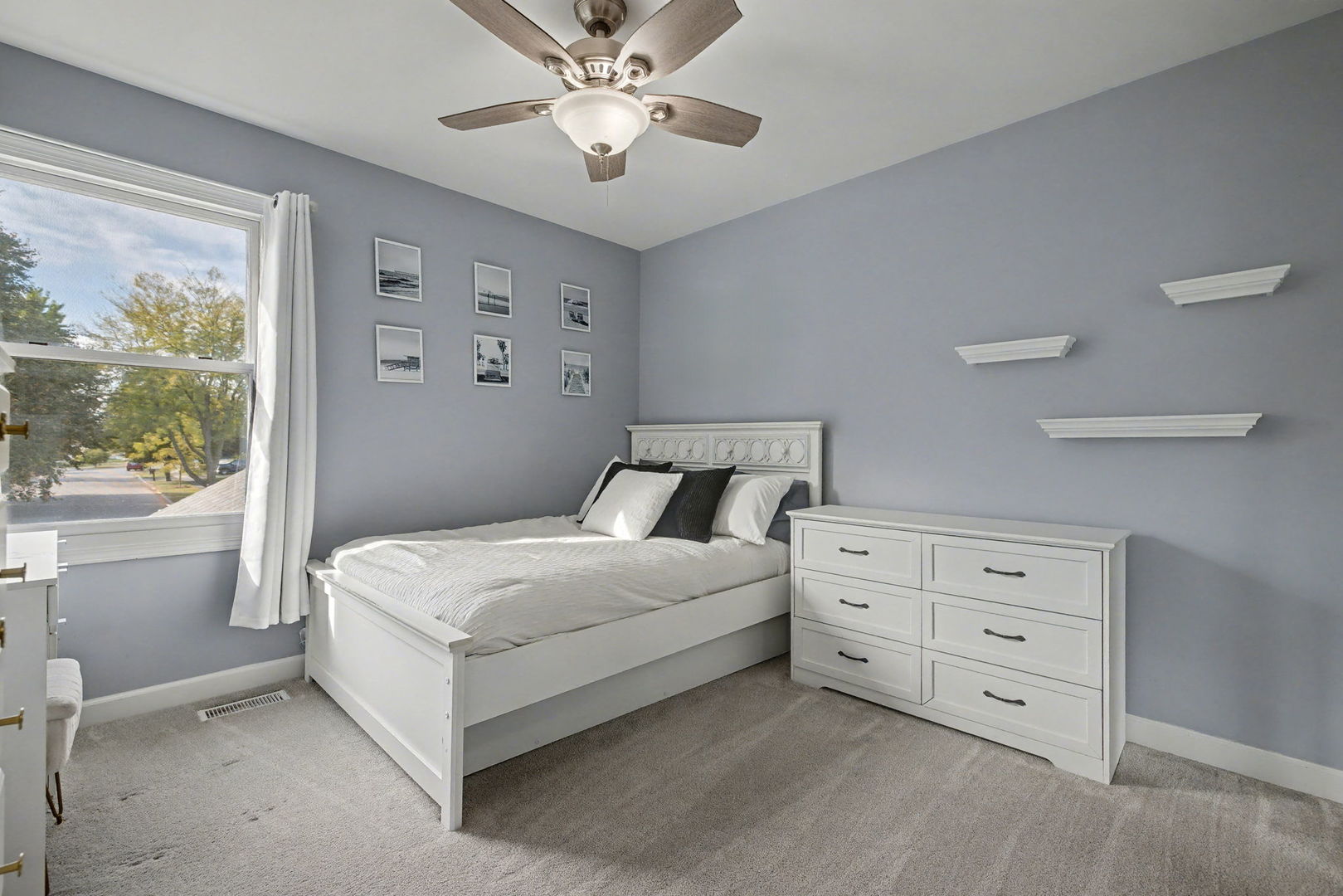 409 Fawn Drive, Oswego, IL 60543