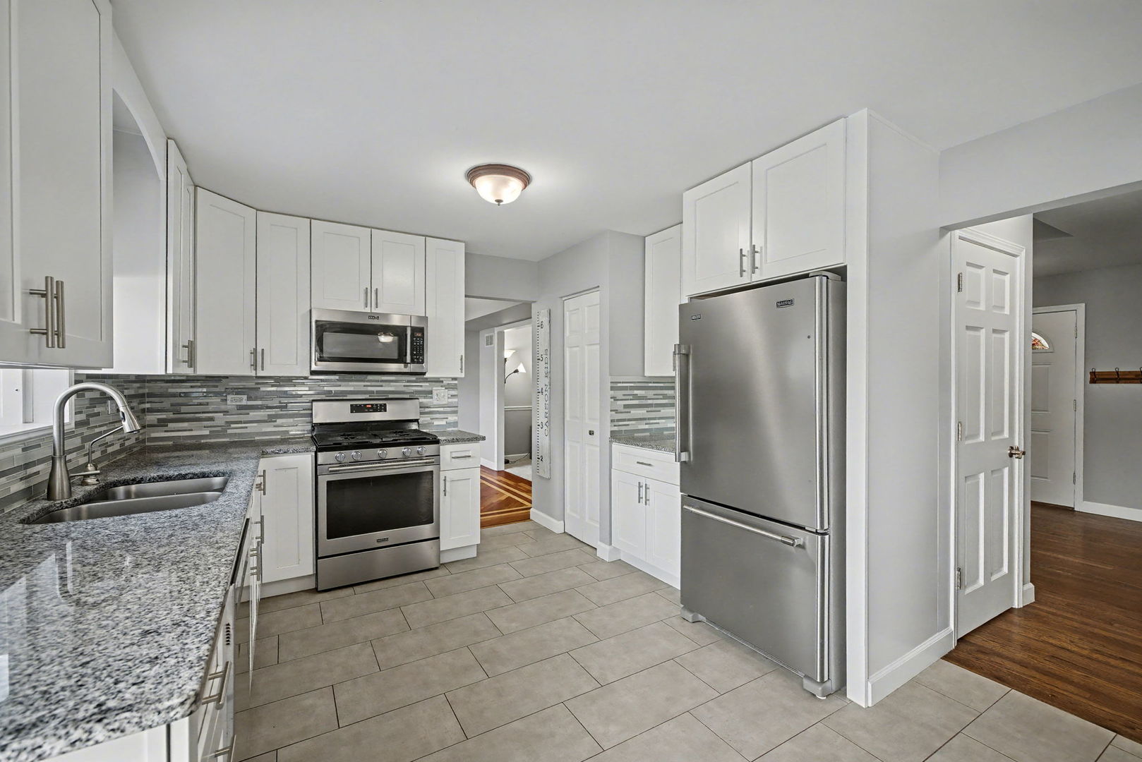 409 Fawn Drive, Oswego, IL 60543