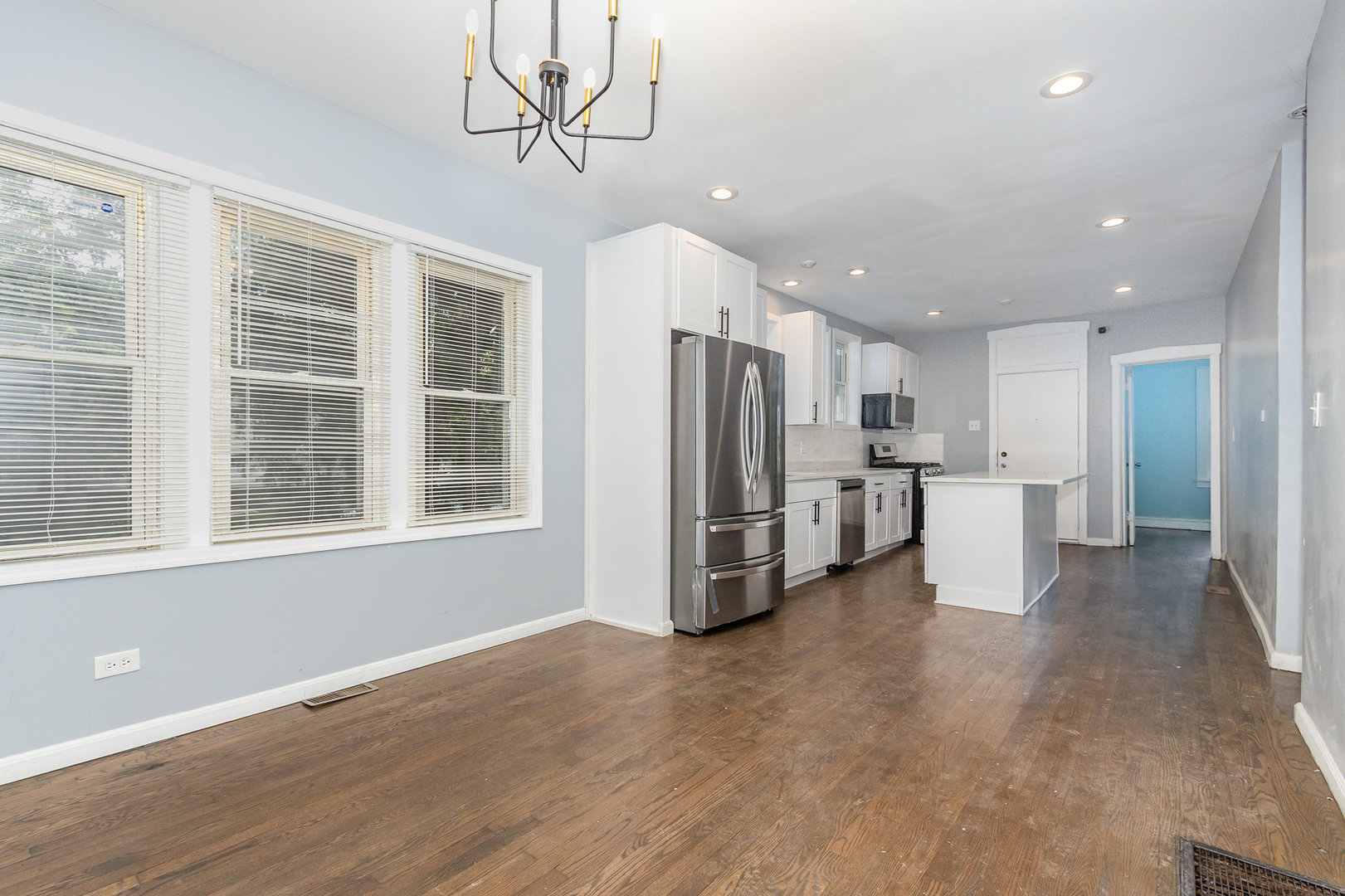 10001 S Wentworth Avenue, Chicago, IL 60628