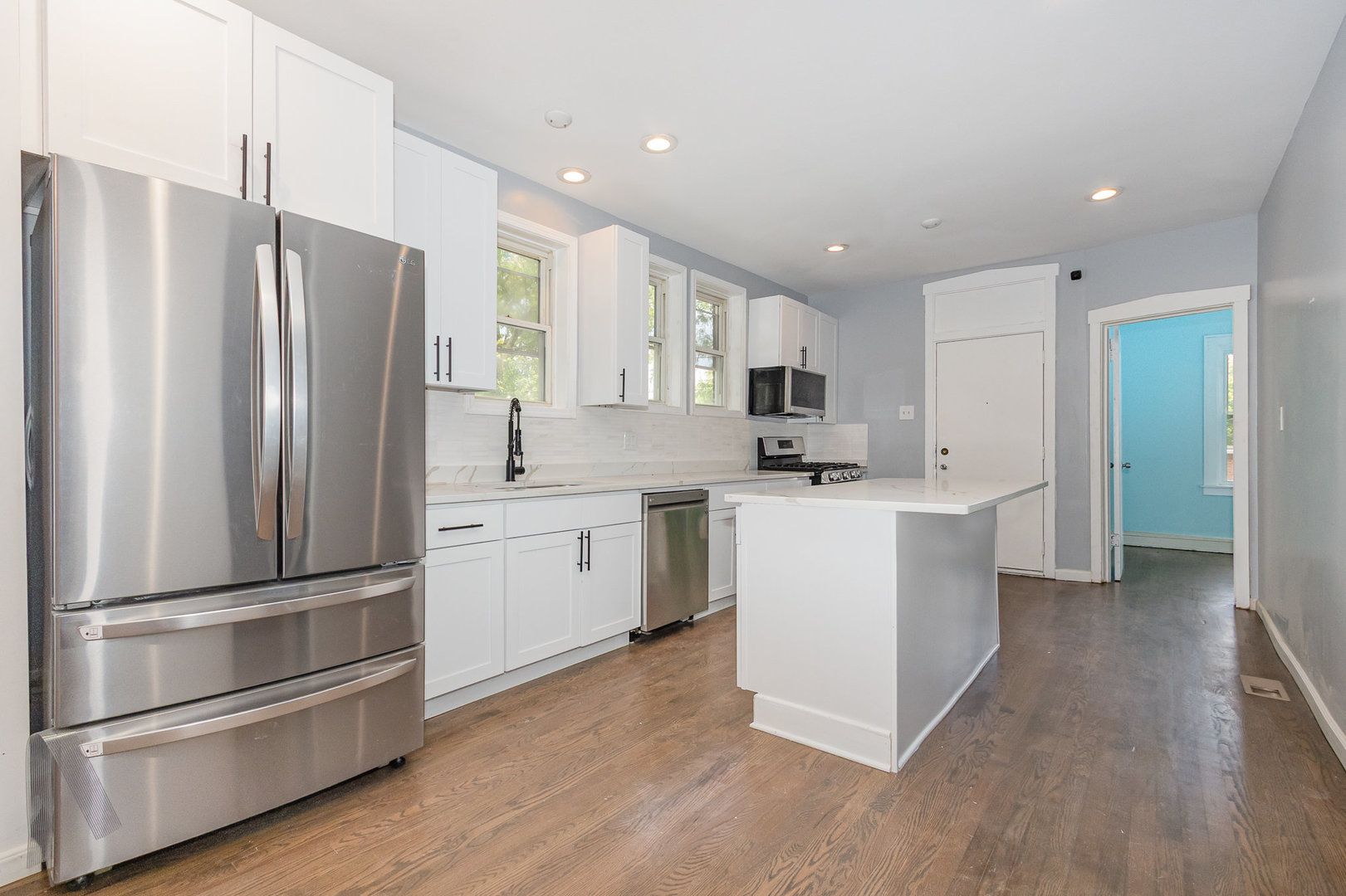 10001 S Wentworth Avenue, Chicago, IL 60628